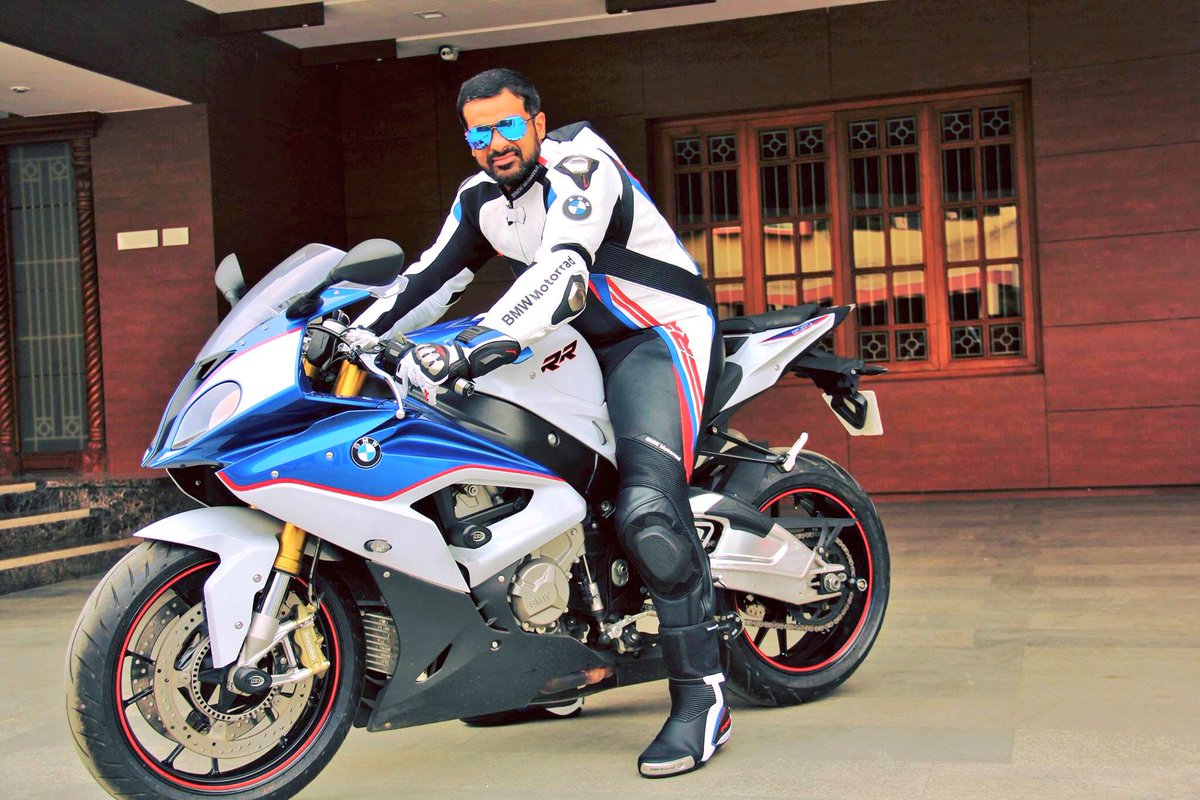 rrprasadin's tweet photo. #BMW #bmwindia #s1000rr #bmwindia #bmwmottorad # https://t.co/SzbNhjxoyH