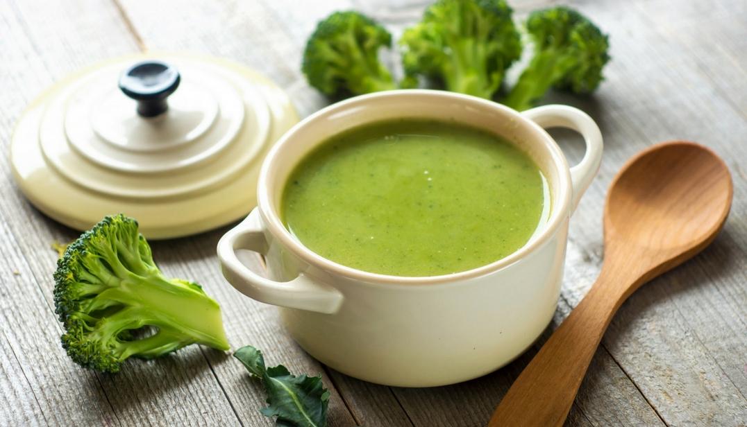 ZLivingUS's tweet photo. We love this #heartysoup from @chefjefflive #broccoli #spinach &amp; #chicken will your belly full and warm @FlipMyFood 
https://t.co/PkNT3mWVca https://t.co/cQHrV75c4c