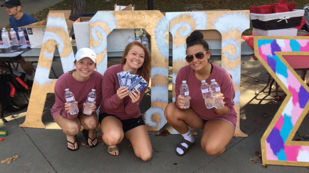 VoteForKayla's tweet image. Water you waiting for? Butter vote for Kayla! #KaylaForQueen