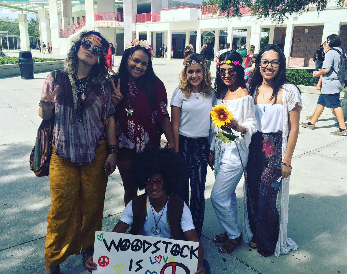 CHS_OCPS's tweet photo. #HippyDay #HomecomingWeek #itsgreattobeagrenadier @sgachs_ https://t.co/lndIF6D94j