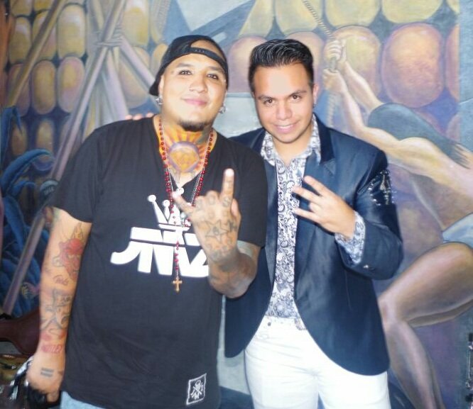 Heredero_de_Ra's tweet photo. Un gusto compartir esenario contigo brother @I_AM_JMZ #masterofdrums #bendiciones #éxito @VelchaOficial @discosciudad @Siggno @Remex_Music https://t.co/do22wC2U5p