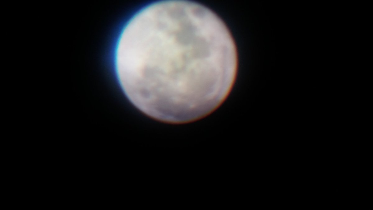 ProfIburga's tweet photo. @RGottino
Olá gente, gostaria de lés informar que... Essa e a lua de hoje tirada do meu telescopio por mim Molly Mishell.
#Lua_cheia 🌚 😍 https://t.co/PBpyQ6Ij0Y