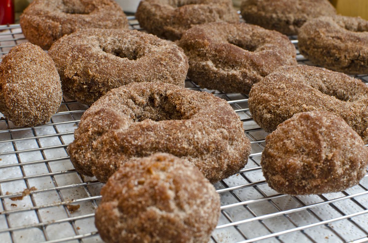 BeerMagazine's tweet photo. Make some doughnuts with Hard Cider! https://t.co/frXO9hldOM #beermag https://t.co/rwV3cEG81v
