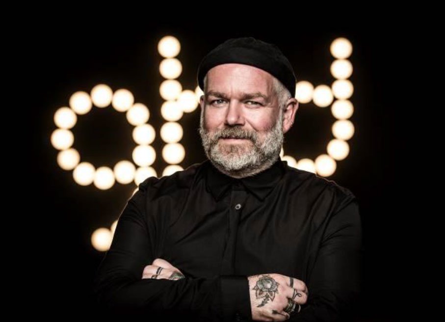 Just 2 hours to go until our live stream with our Global Brand Ambassador, Adam Reed! Tweet Adam your hair questions using #ghdthebriefing