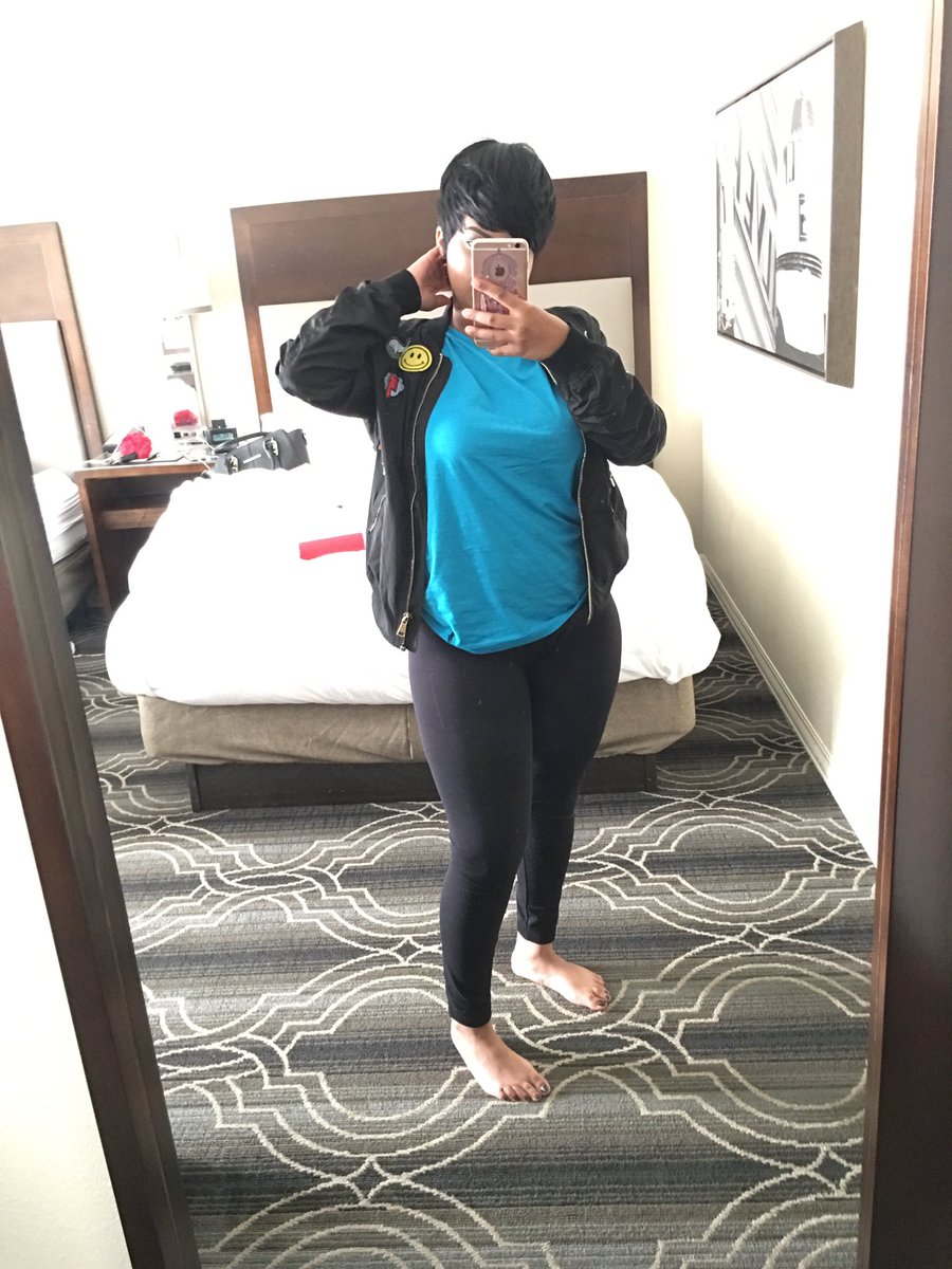____simonee's tweet photo. #ThatShape ππ https://t.co/z8jjobVih4