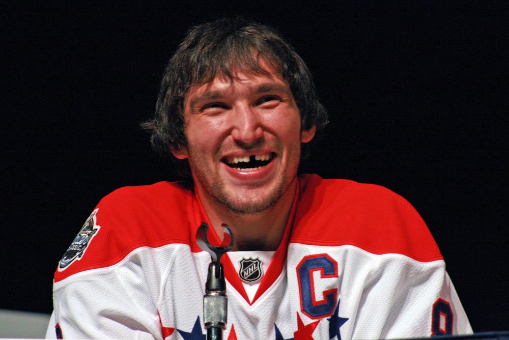 интересное про хоккей. шайба для хоккея. факт о хоккеисте. интересное про хоккей. интересные факты о хоккее.