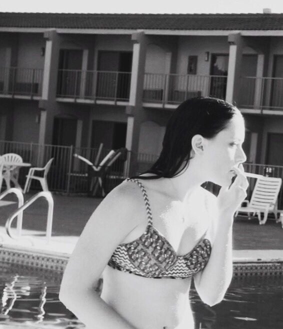 culebravoid's tweet image. ICONIC #richiekate #poolscene