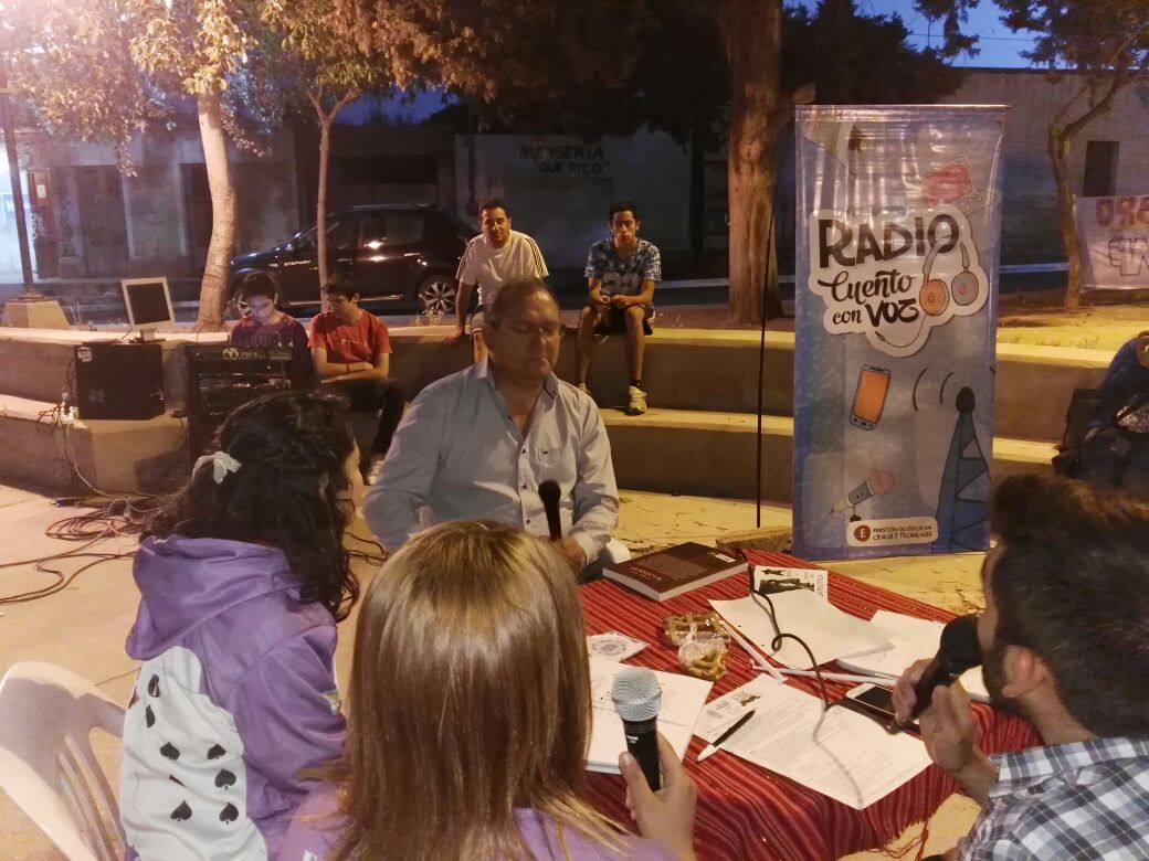 cuentoconvozlr's tweet photo. La feria se desarrolla hoy también en el Paseo de Los Estanques de Anillaco, de 10 a 23 horas. ¡Los #JóvenesAmingueños los esperan! #CCVoz https://t.co/7sGPnHVl3G