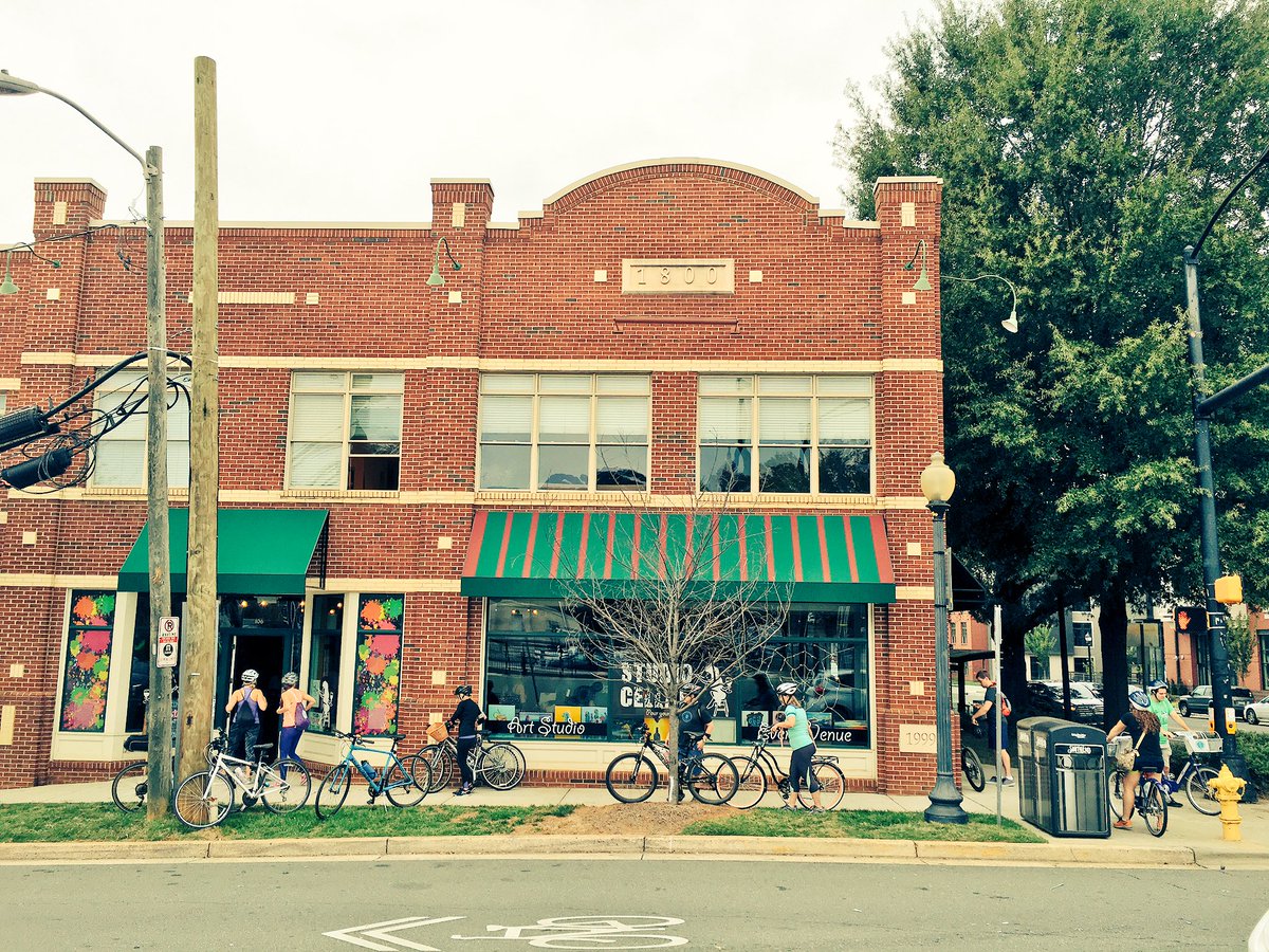 SouthEndCLT's tweet photo. #BikeFestCLT is taking over South End today! Nice work @SustainCLT_Bike 👍 https://t.co/00tPrXI6pt