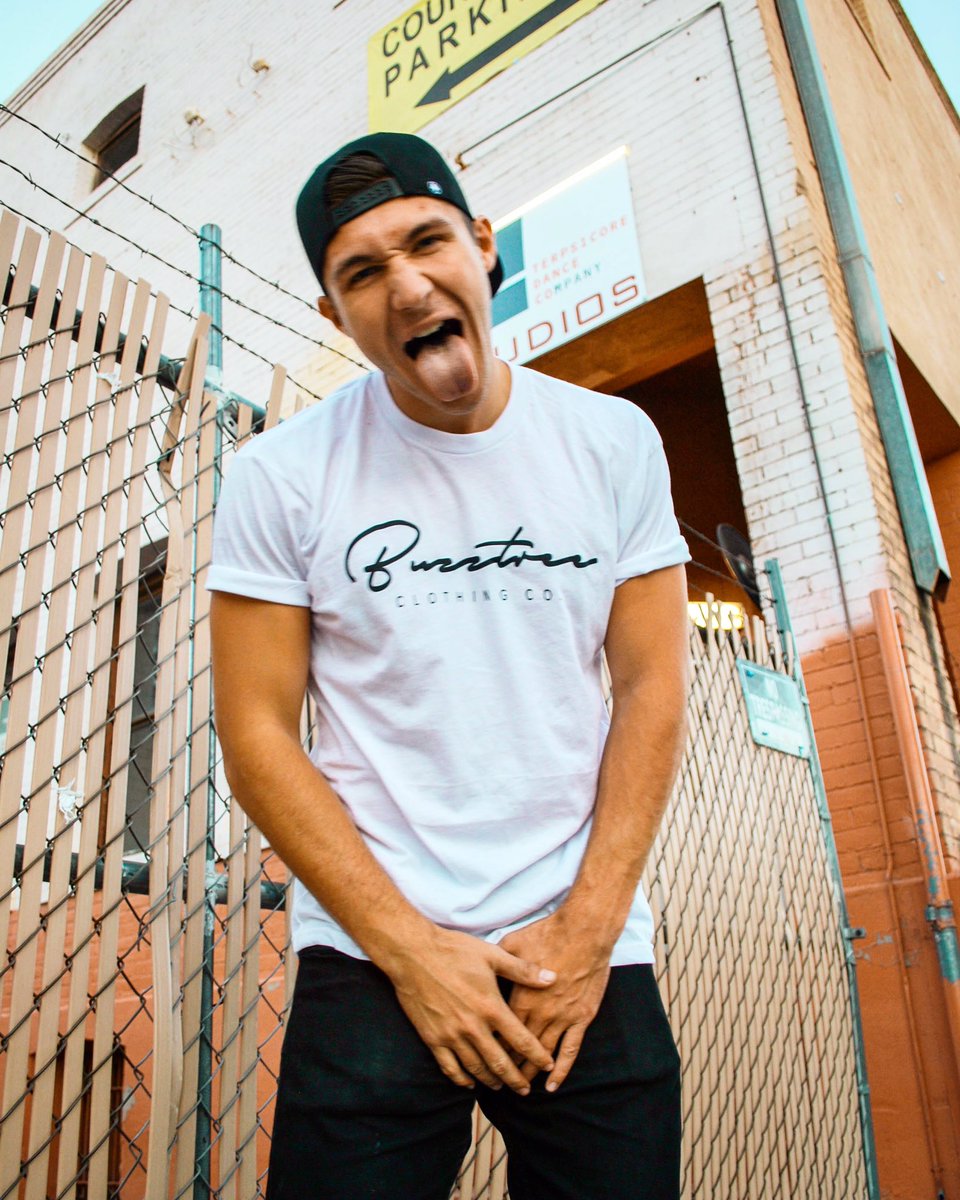 BuzztreeClothCo's tweet image. What Up to the Weekend!

BuzztreeClothing.com

📸: @rj_warr