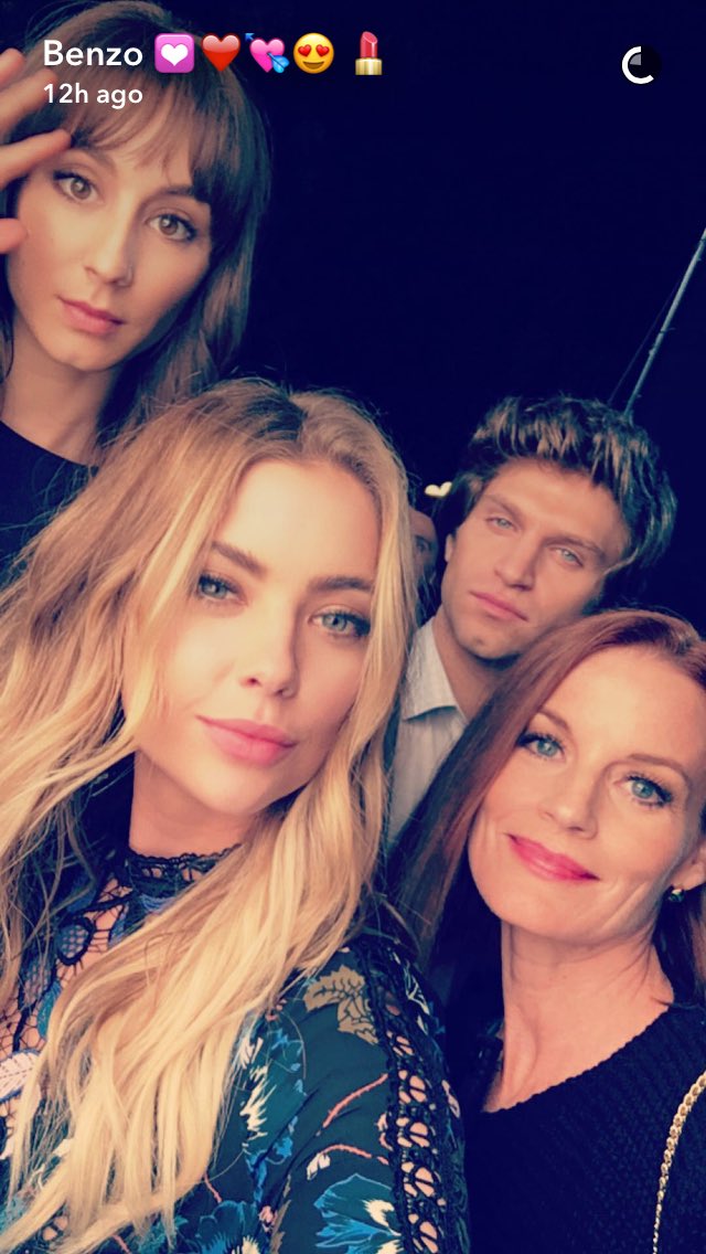 swarklsz's tweet image. foi muito tiro ❤️ melhor elenco ❤️ #PLL #PLLFamilyForever @AshBenzo @KeeganAllen @SleepintheGardn @LauraLeighton @shaymitch @PLLTVSeries