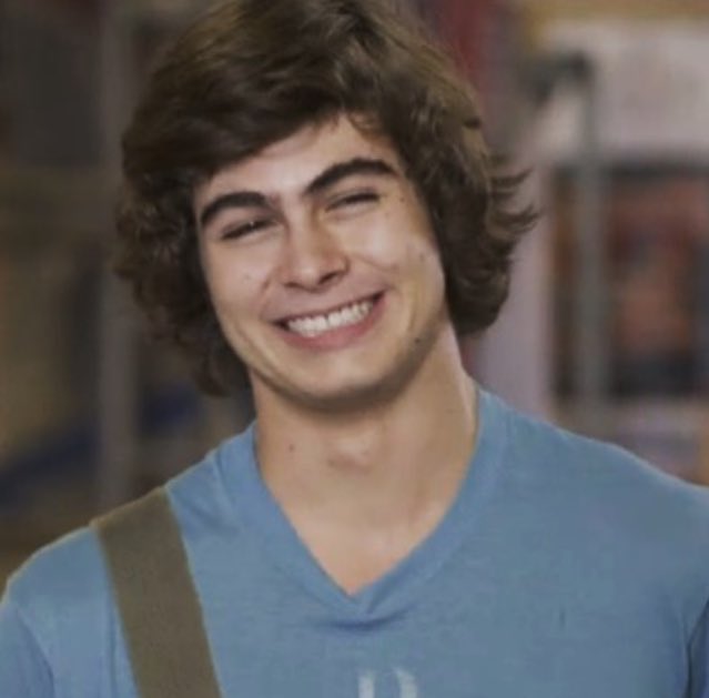 copycatwx's tweet image. terceiro dia: personagem favorito: pedro ramos #ProjetoVittieUm