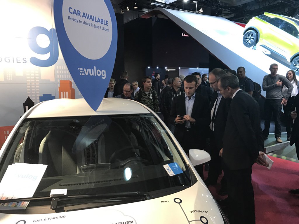 VulogTech's tweet photo. Bienvenue M. @EmmanuelMacron dans la nouvelle génération d’autopartage avec VULOG ! #MondialAuto2016 #carsharing https://t.co/J5jmmdcBHk