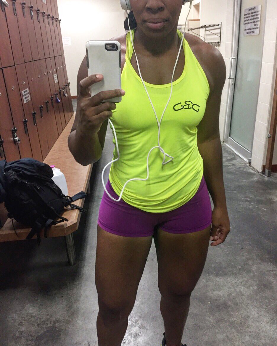 DREAMADAVIDSON's tweet photo. With legs to snap a few things.....Thick thighs save Lives! #dbdllc BABY! Girls do it better! ππͺπΎπ #NODAYSOFF #fitspo #thighs #legs #tampa https://t.co/gHE4WqFkhA