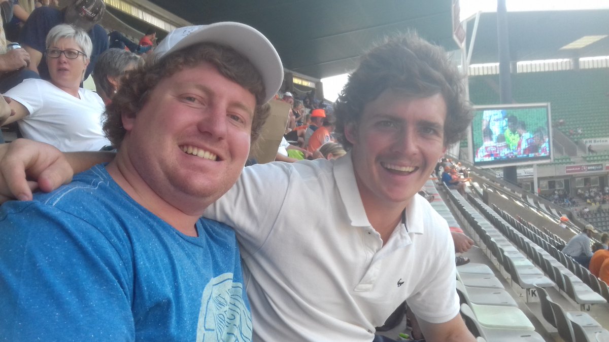 Cheetahs turning on the heat..
Niks mooier as hardloop rugby nie. 
#HiluxInYourHands #Orangewave