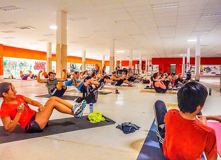 FitsetPass's tweet image. Who's ready to #getsweaty this morning with more #FitforFall! Join us at @kingswaymall with @TNPfitness from 11am-12pm! #fitset #yegfitness