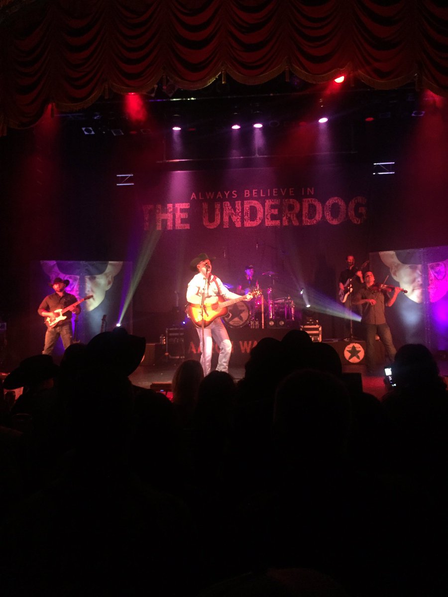 smithsteph's tweet photo. Last night @Staceypureluck enjoyed @aaron_watson in Kansas City. Fantastic concert. Can't wait for the new album in February https://t.co/v1xkj1GOVt