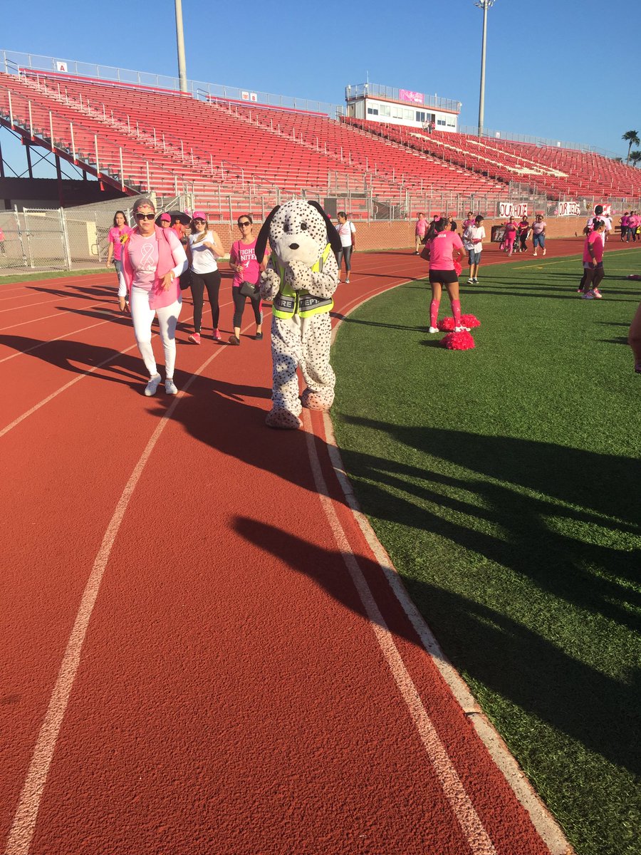 lajoyaisd's tweet photo. Walking for a cause, at our La Joya ISD Breast Cancer Awareness Walk #BreastCancerAwarenessMonth #ThinkP!nk https://t.co/3DcirV2CtW