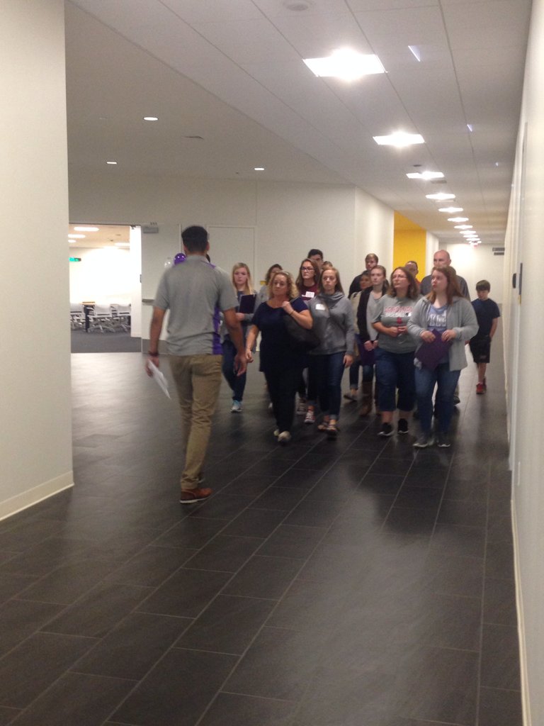 UHSPedu's tweet photo. Students exploring campus at Preview Day! #VisitSTLCOP #STLCOP https://t.co/7RiLLc0WIe