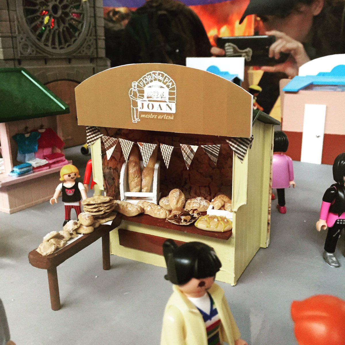 ClickPatum's tweet image. El comerç local de #montblanc és present a #Clickania2016 en format miniatura! No us ho perdeu!!