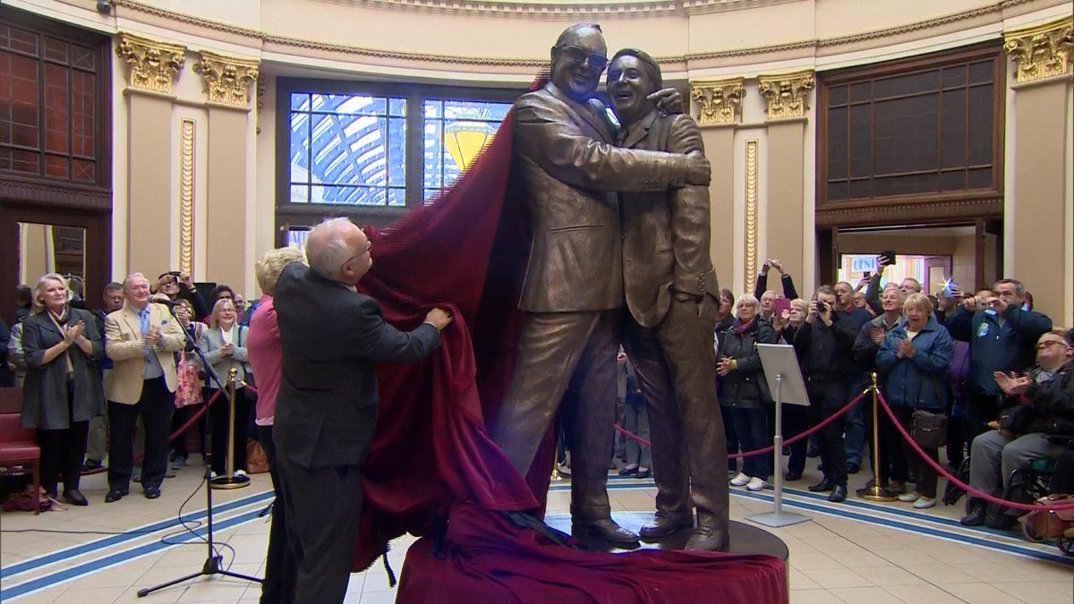 Families of Eric and Ernie help unveil statue of comedy duo in Blackpool modo.ly/2e6ICXB