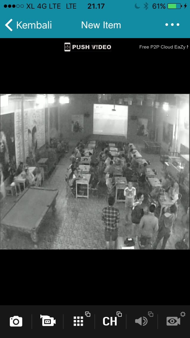 Nobar Arsenal di kedai kopi Semanan