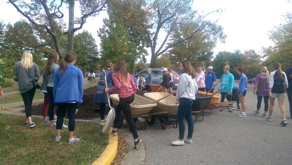Our mulching event at William T Young library with  <a href="/UKTheta/">Kappa Alpha Theta</a>!