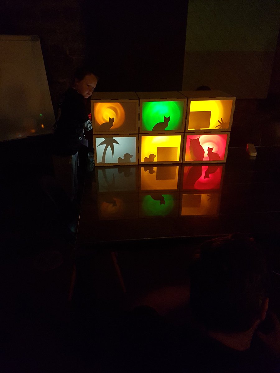 jamesojnr's tweet image. great day @CoderGirlsRock #CoderGirlHackDay with @TOG_Dublin @Jeffrey_Roe