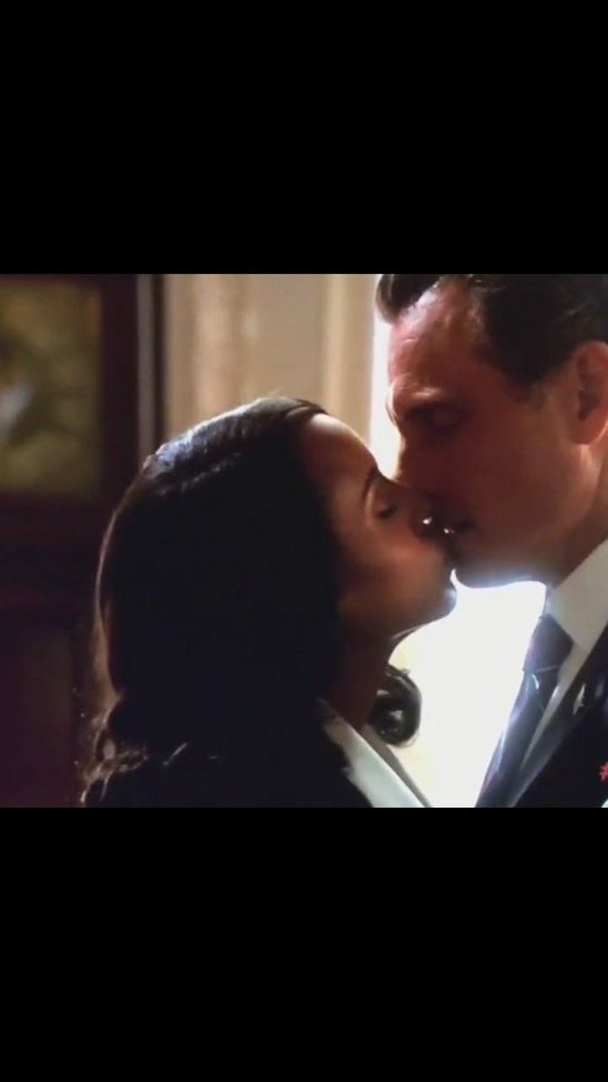 MinTheaFitz's tweet photo. Happy #OLITZSATURDAY! Love my BAES! https://t.co/xTjCV2oHp0
