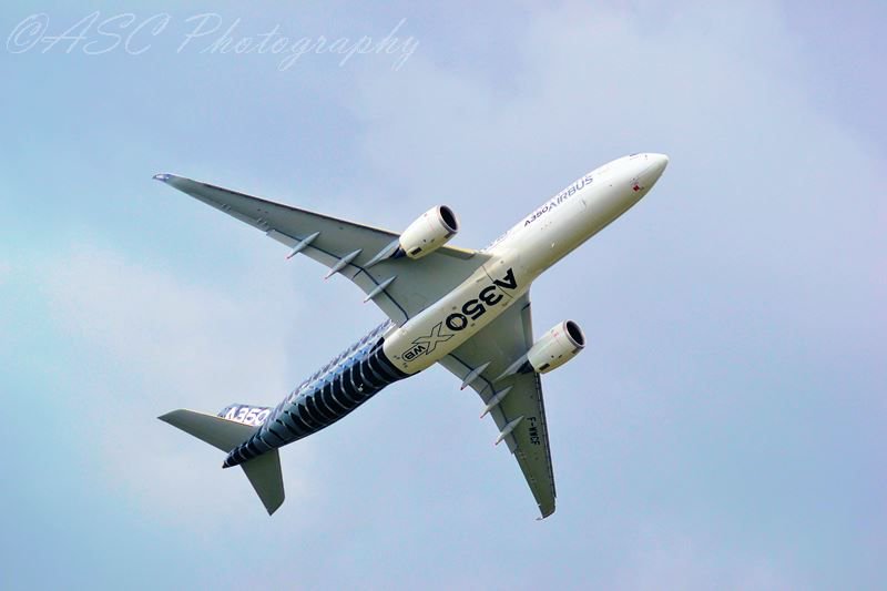GRossSharp's tweet photo. Airbus #A350 #FI2016 @russhughes66 @AirbusSpotter @AirbusGroup @Pilot0360 @CaptJCKidder @mmsBA https://t.co/C5vI29pIBt @Spotter4640 #avgeek https://t.co/7ELU8VWhCK