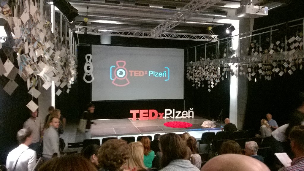 AdelkaC's tweet photo. #tedxplzen stojí to za to 😉 #bezva atmosfera #skvelirecnici #prostebozi https://t.co/eImvmL4hPN