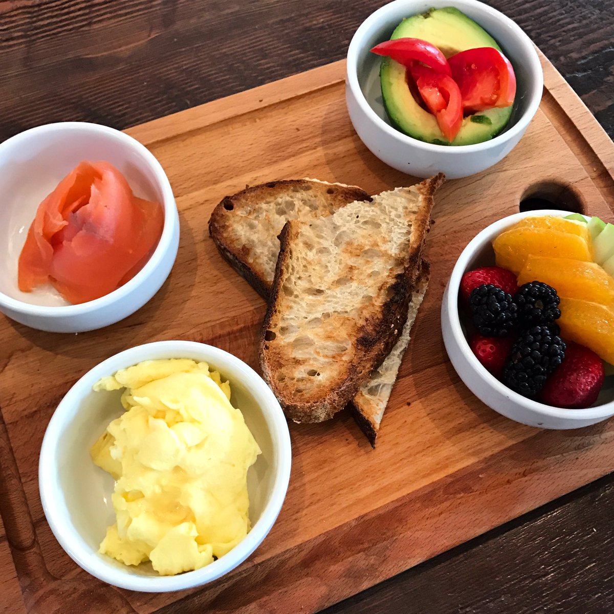 LeMaraisBakery's tweet image. Brunch please! 🍽#breakfastboard