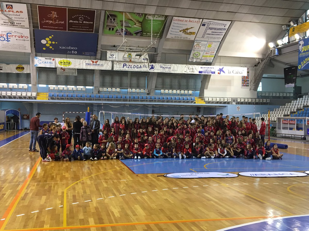 antonioameijide's tweet photo. Presentación del @cvemevelugo 
Queda claro q en #Lugo si tenemos cantera de #volleyball https://t.co/E0okGdIVlM