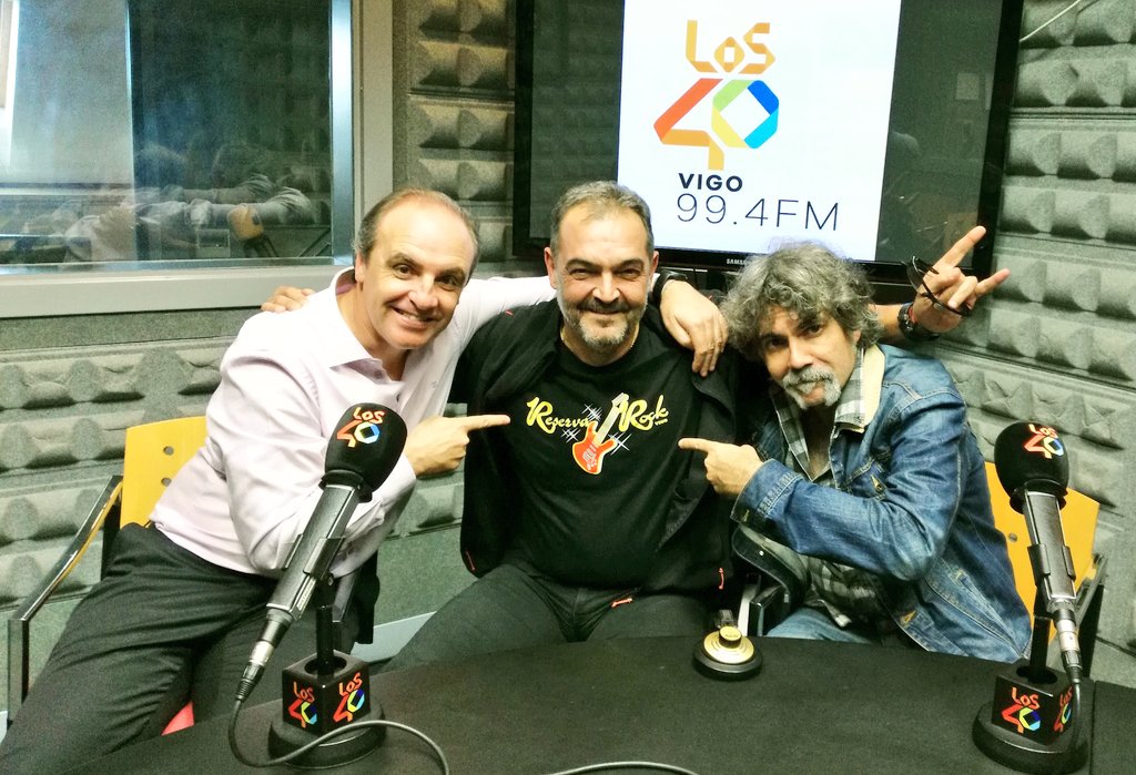 maketon's tweet photo. Ya estamos #OnAir de 5 a 6 tarde en @40Galicia 99.4 FM hoy entrevistamos a Carlos #ReservaRock y a Oscar Avendaño https://t.co/POO3rEZvt5