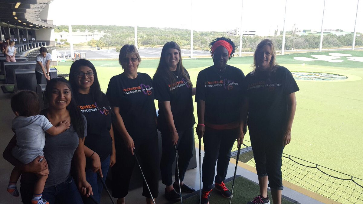 jaimeeraver's tweet photo. Three awesome days of volunteering makes for such fun! #lifeatkohls #associatesinaction #EndNF #NFwalk https://t.co/upUova5xGj