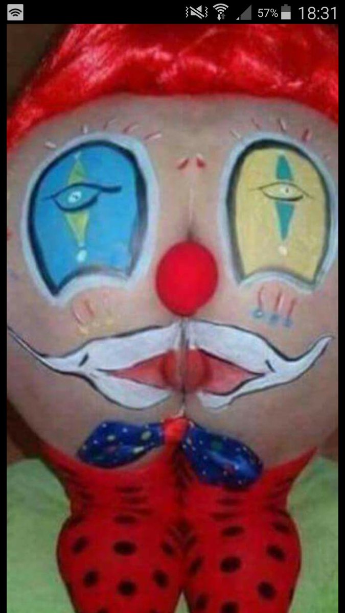 #IsItOk that i got attacked by this clown <a href="/adamhillscomedy/">Adam Hills</a> <a href="/joshwiddicombe/">joshwiddicombe</a> @alex_brooker