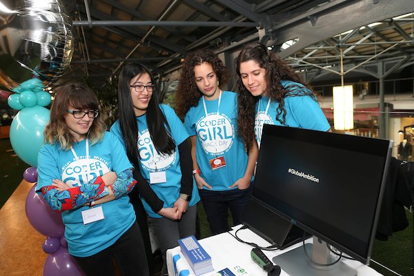 CoderGirlsRock's tweet image. Shout out to @movidius&apos; team of female role models at #CoderGirlHackDay in @dogpatchlabs today. #ILookLikeAnEngineer