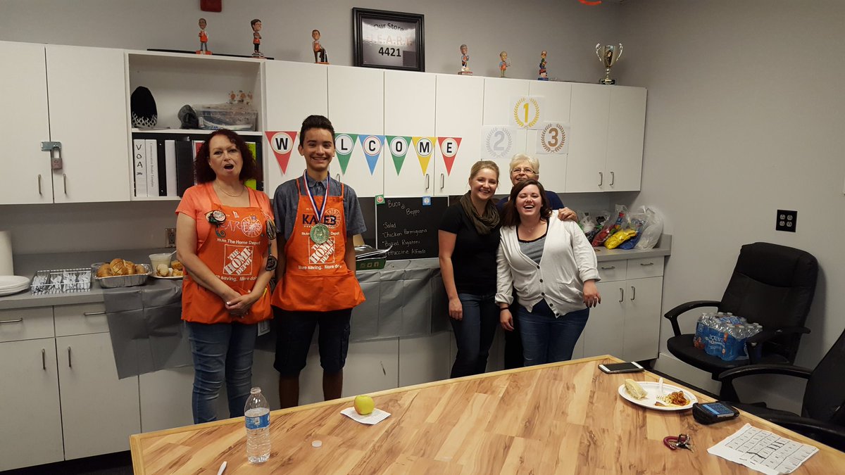 Buca di beppo for our awesome cashiers. You guys #Rock4421#fabulous4421 <a href="/stauff93/">Mike Stauffer</a> <a href="/dcleverly12/">Destiny N. Cleverly</a> <a href="/Alvarez2Joe/">Joe Alvarez</a> <a href="/CAM_THD/">THD_Front End Ops</a> <a href="/D53_CAM/">D53_CAM</a>