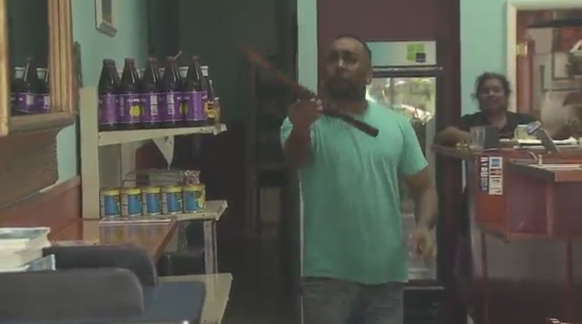 #DirtyDining: Priya's Roti Shop in trouble again bit.ly/2dj4cp5?utm_me… https://t.co/QNUucCDgzC