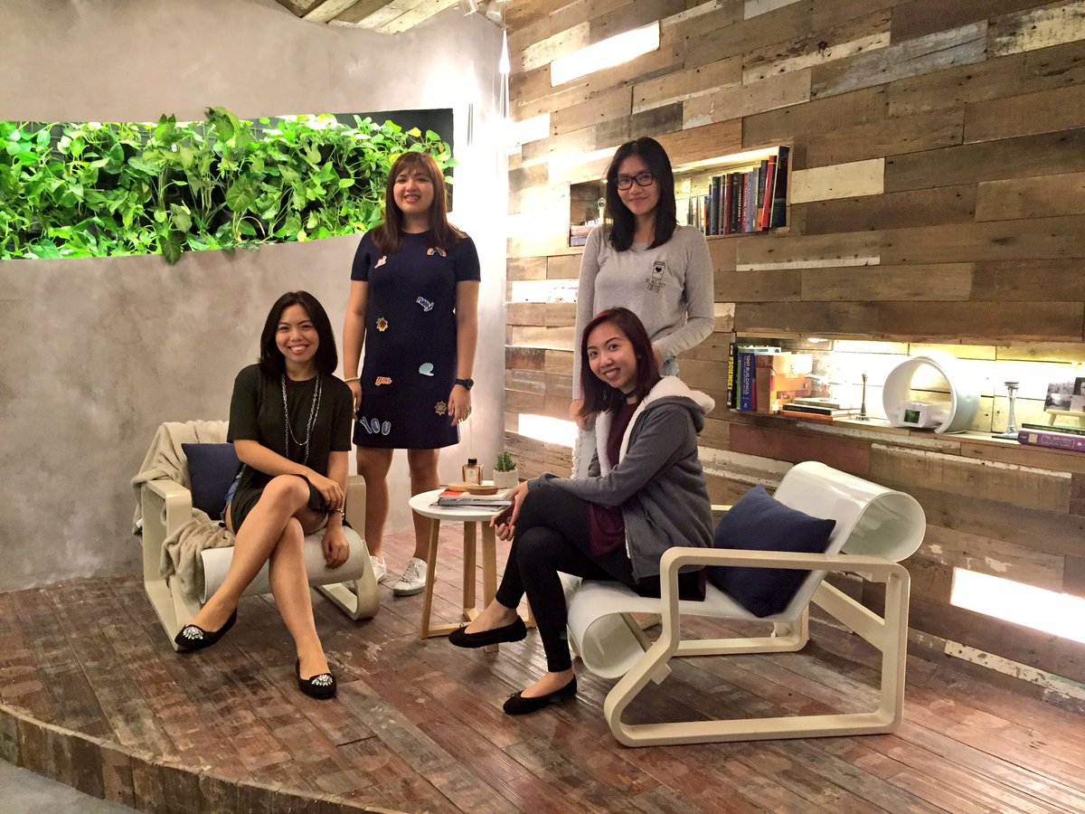 _DEBBIEnhams's tweet photo. at #PSIDevolution a while ago ☺️🏡 You guys gotta visit their exhibit at Greenfields District Square, Mandaluyong City 👌🏼 https://t.co/i2aKdQ18JG