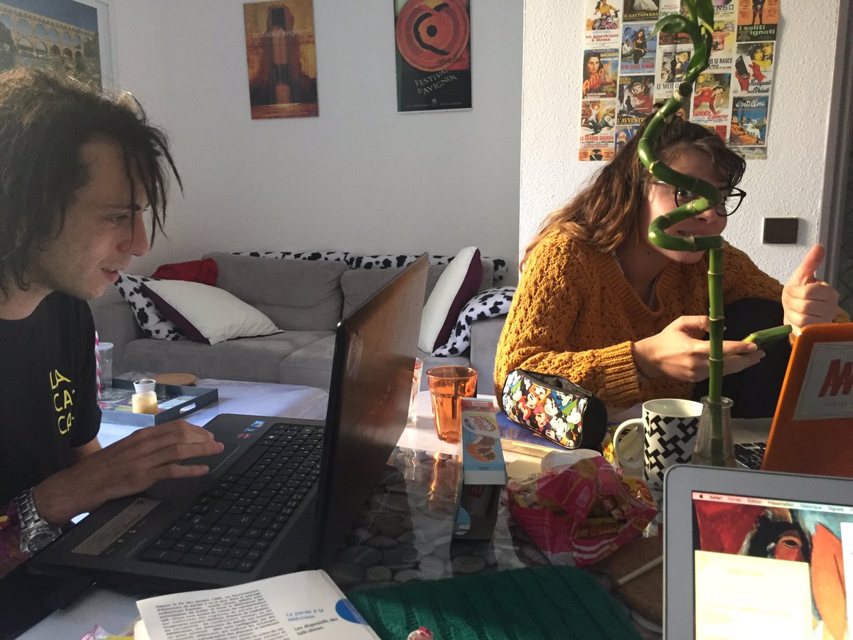 _TPAQ_'s tweet photo. RDV dans 6 jours! On prépare une émission de malade ! De l'amour à très vite 😘 #teamwork #avignon #TPAQ https://t.co/og2C5Bmh2L