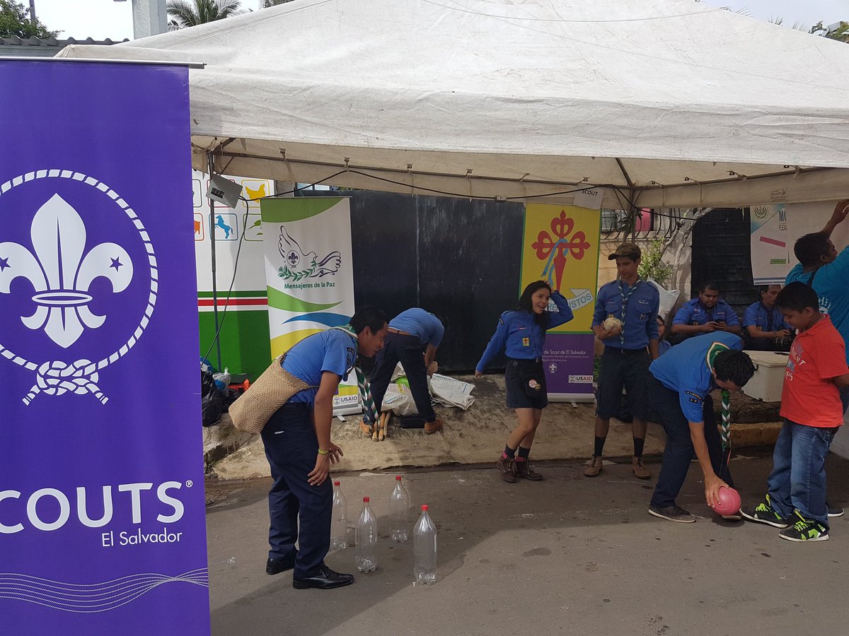 EugenioChicas's tweet photo. Grupo 38 #ScoutSV siempre listos en Festival #BuenVivir #Zaragoza ✌ https://t.co/9bT4jenWuT