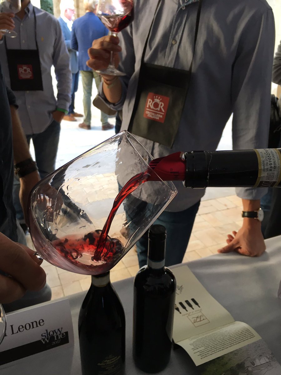 terredileone's tweet photo. Continuiamo la degustazione del nostro #amarone 2012 il re pazzo #slowwine #valpolicella #superiore https://t.co/ayxvs7HWqO