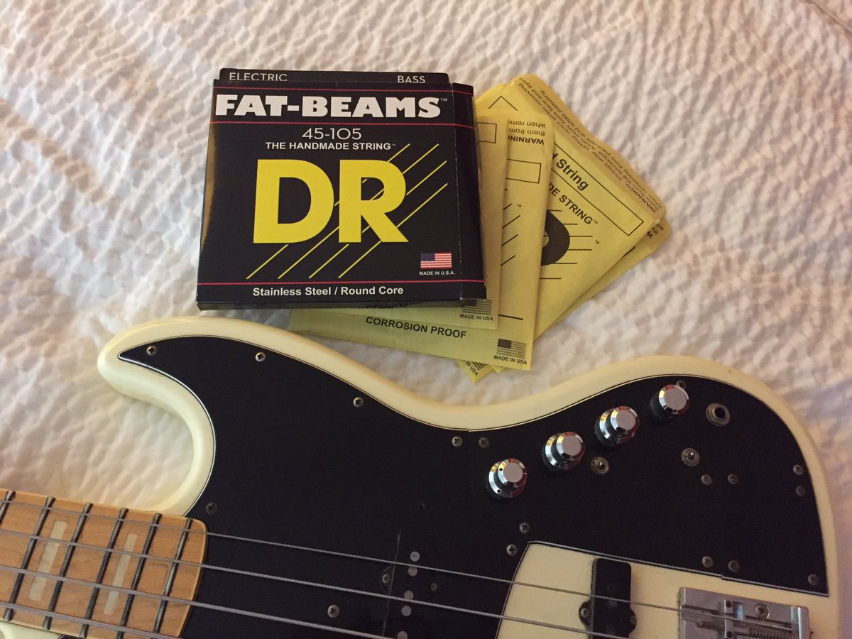 tomwittbass's tweet photo. #DRStrings #EvelynChampagneKing #tomwittbass #hands #bassplayer #LABass https://t.co/P8wSxUjQ3g