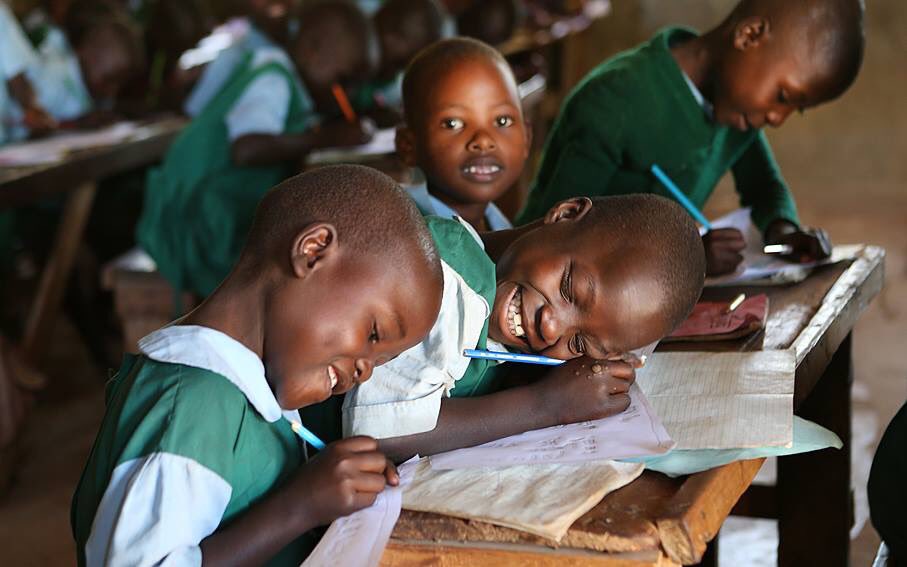 #SophiaFoundation supports schools in western #kenya situated deep in the bush  with  school materials, food and medical care.