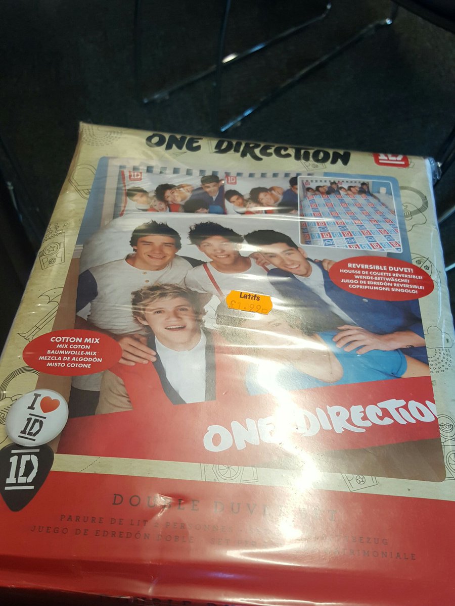 bpoolsocialclub's tweet image. Thoroughly chuffed with our @talkaboutlocal award from the #tal16 unawards. Our prize? A 1D bedspread. Culture yeah?