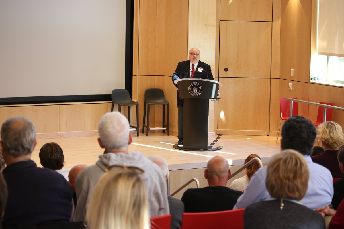 tps_news's tweet image. Award-winning playwright, screenwriter, producer, &amp;amp; 2016 Order of the Tower awardee William Mastrosimone '66 spoke at the School on 10/15.