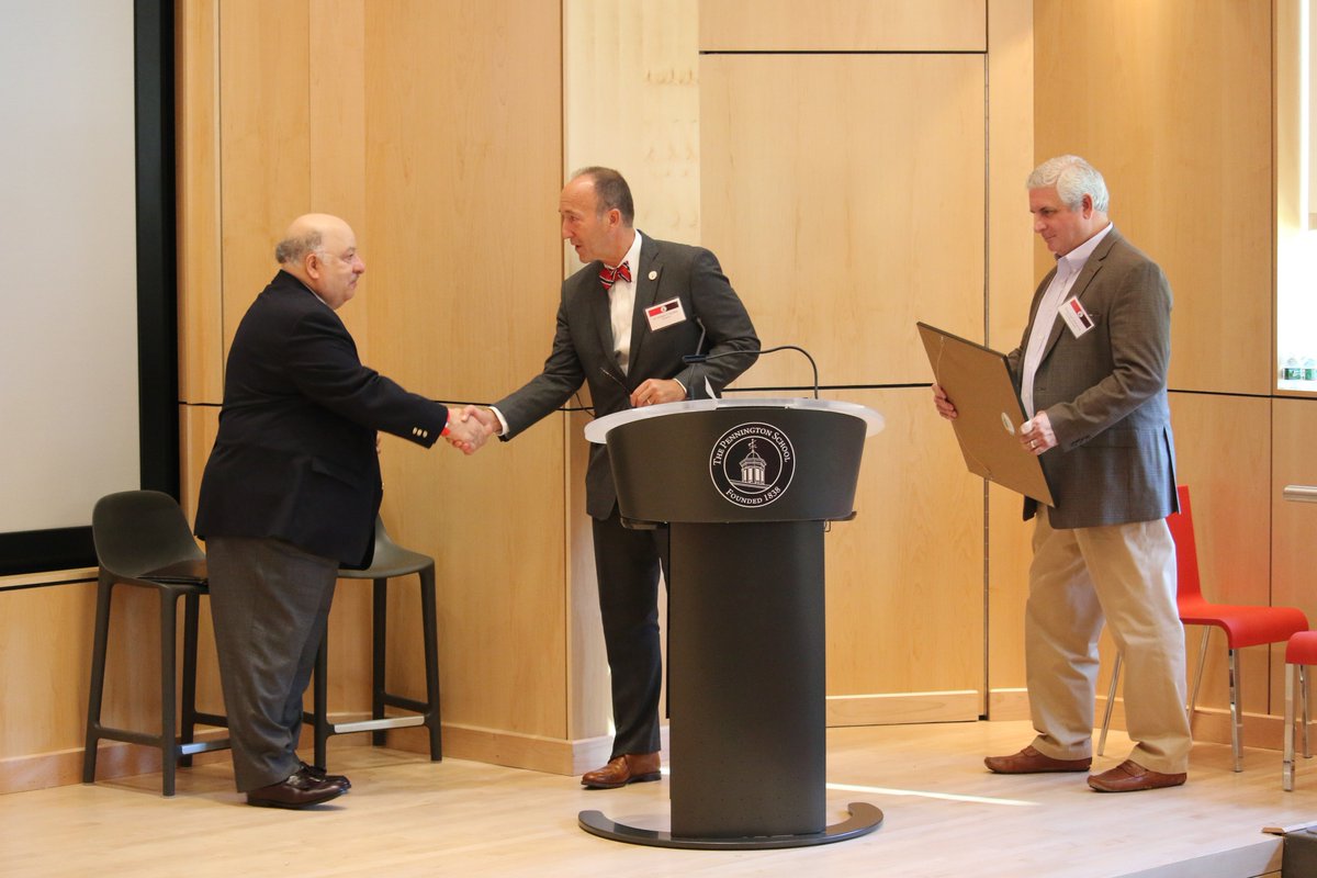 tps_news's tweet image. Award-winning playwright, screenwriter, producer, &amp;amp; 2016 Order of the Tower awardee William Mastrosimone '66 spoke at the School on 10/15.