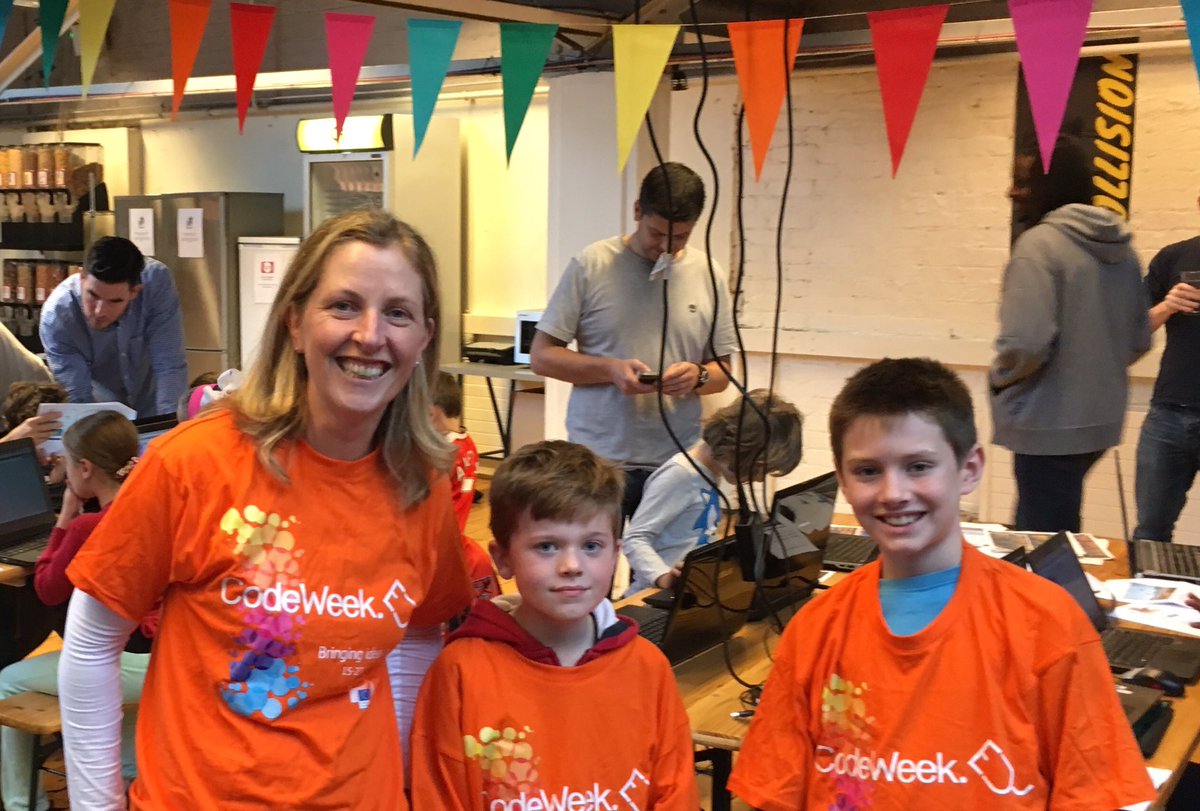 TotoroCoderdojo's tweet image. Busy coding today at #WebSummit for #EUCodeWeek.