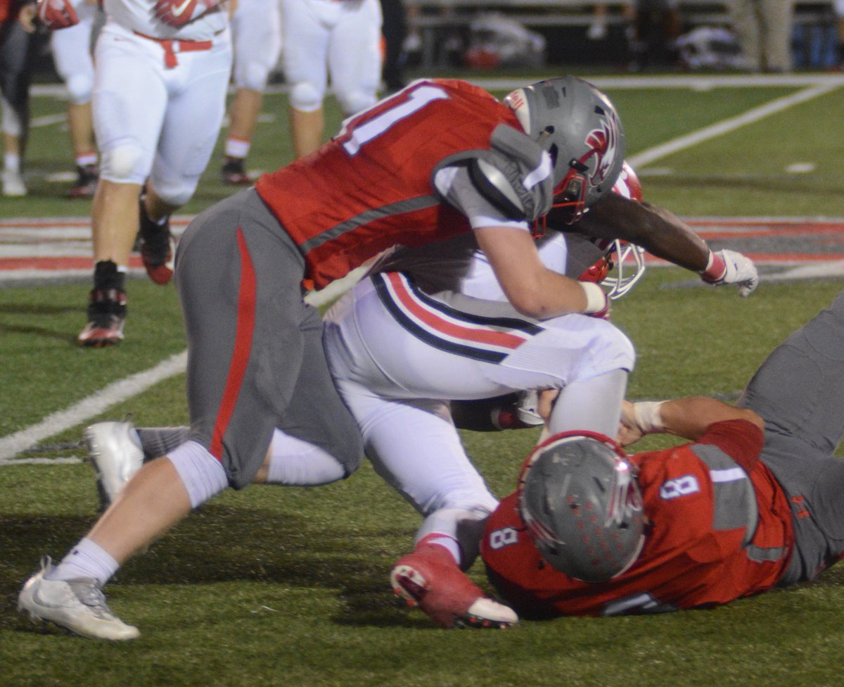 HeadlinerSports's tweet photo. PHOTO GALLERY: @nixa_football hosts Carl Junction on senior night. https://t.co/9pap0IO2en https://t.co/8PNleDHHVy